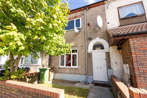 3 bed property, in Wellington Street, £75,000