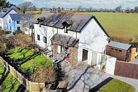 5 bed property, in Touchwood, £450,000