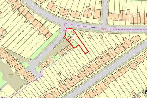 Studio, in Land for Sale, £180,000
