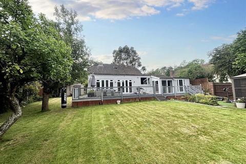 5 bed property, in Ide Lane, £650,000