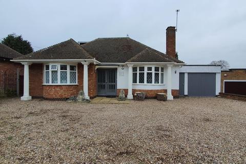3 bed property, in Chorleywood Road, £375,000