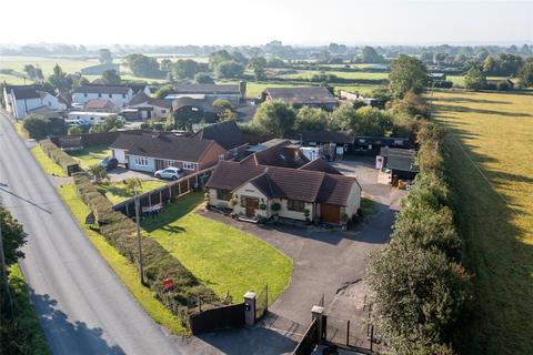 4 bed property, in Watchfield, £625,000