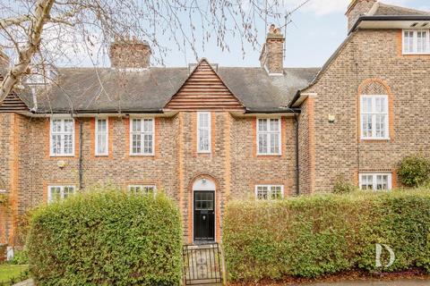 6 bed property, in Winscombe Crescent, £1,650,000