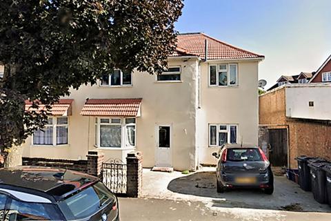 6 bed property, in Walnut Tree Road, £725,000
