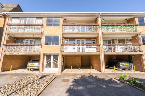 2 bed property, in Selmeston Court, £60,000