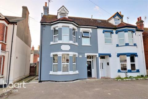 6 bed property, in Hayes Road, £350,000