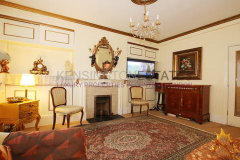 3 bed property, in Kensington High Street, £1,200,000