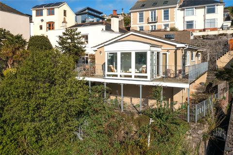 3 bed property, in Clarence Hill, £200,000