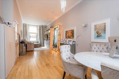 3 bed property, in Cheyne Gardens, £2,250,000