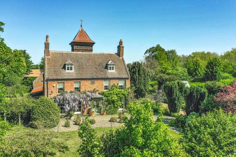 5 bed property, in Grade II Listed, £800,000