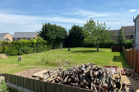 Land, in Land with Full PP for 2 dwellings, £250,000