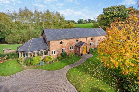 5 bed property, in Sarn, £900,000