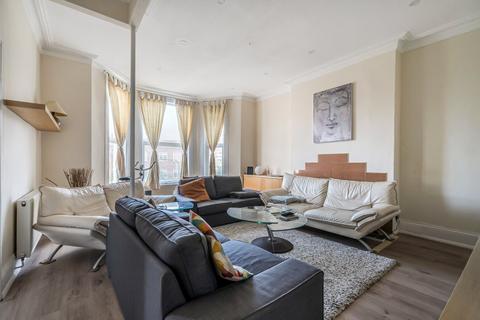 2 bed property, in Holland Road, £895,000