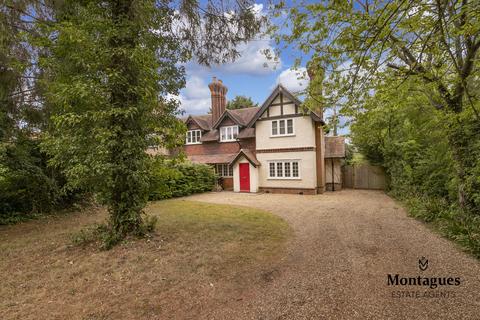 3 bed property, in Griffins Wood, £800,000
