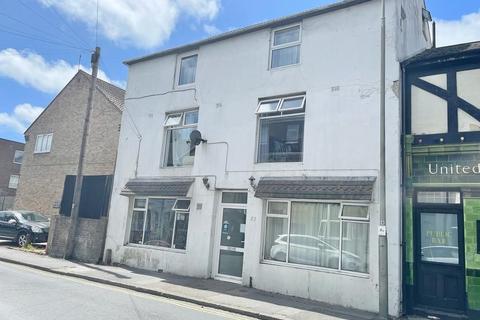 1 bed property, in South Road, £129,950