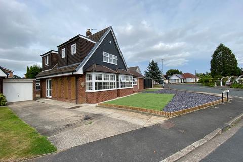 5 bed property, in The Coombes, £750,000