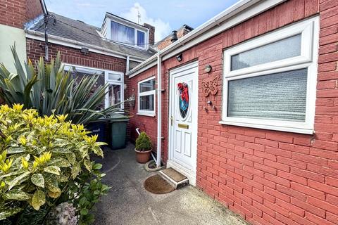 2 bed property, in Seymour Terrace, £79,950