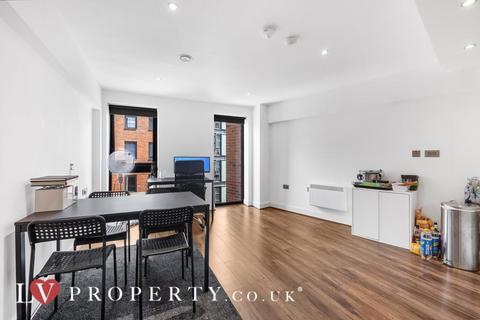 1 bed property, in Pope Street, £147,500