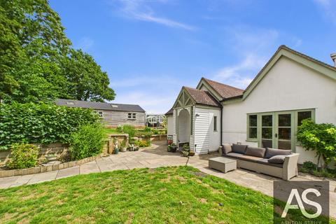 3 bed property, in Standard Hill, £550,000