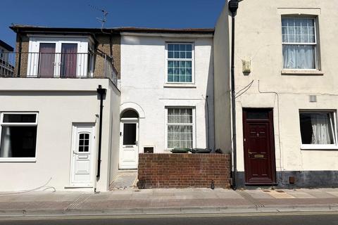 3 bed property, in Highland Road, £280,000