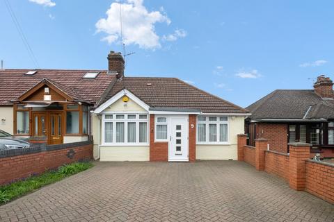 3 bed property, in Eastcote Lane, £700,000