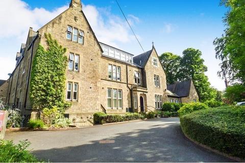1 bed property, in Snows Green Road, £60,000