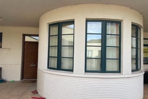 Studio, in Hayes Road, £117,500