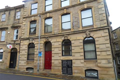 1 bed property, in Wellington Road, £34,995