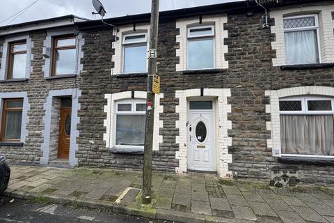 3 bed property, in Baglan Street, £115,000