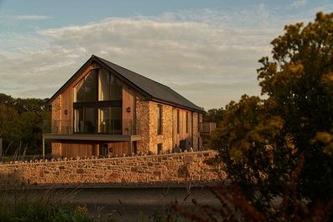 3 bed property, in The Executive Barn, £1,235,000