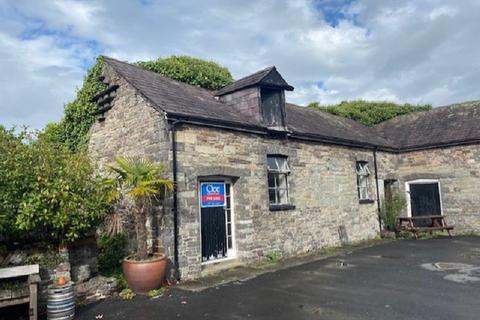 Studio, in Red Lion, £75,000