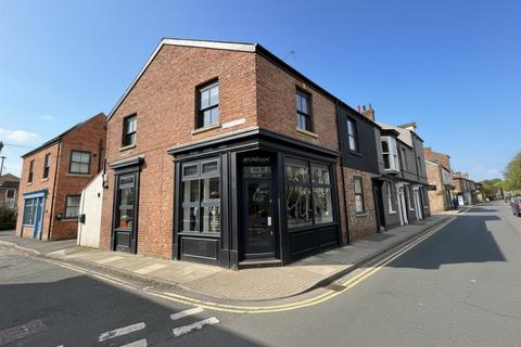 1 bed property, in Nunnery Lane, £385,000