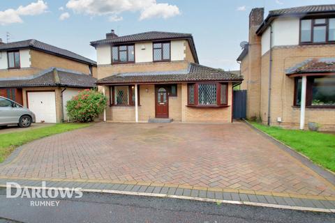 4 bed property, in Minsmere Close, £380,000
