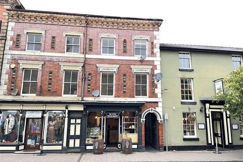 3 bed property, in Long Bridge Street, £160,000