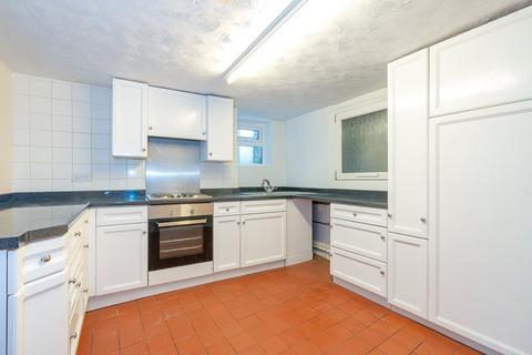 4 bed property, in Ashford Road, £280,000