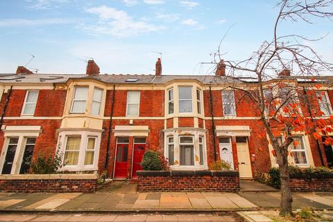 6 bed property, in Kelvin Grove, £250,000