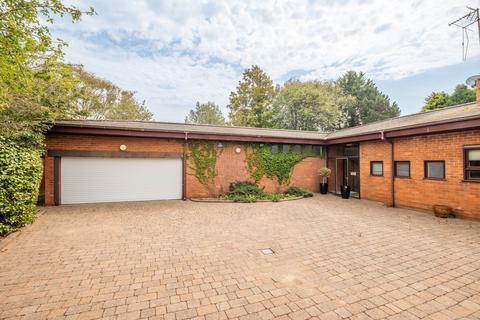 3 bed property, in Kintour Road, £1,400,000