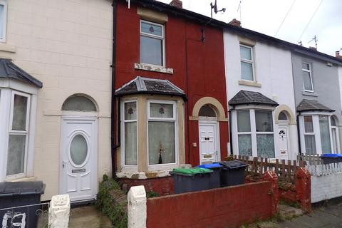 2 bed property, in Wall Street, £65,000