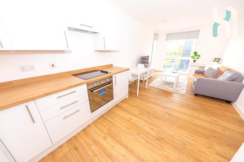 2 bed property, in Eastbank Tower, £172,000