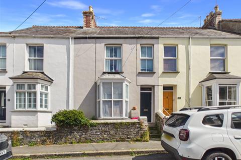 3 bed property, in Glen Road, £325,000