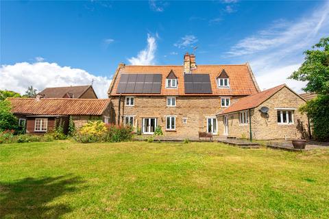 5 bed property, in High Street, £550,000
