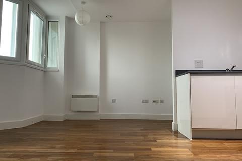 1 bed property, in 1 Hagley Road, £125,000