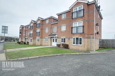 2 bed property, in Carlton Court, £80,000