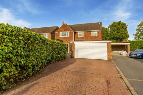 4 bed property, in The Pinfold, £420,000