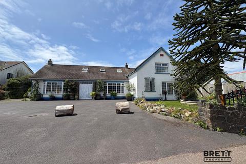 5 bed property, in Herbrandston, £355,000