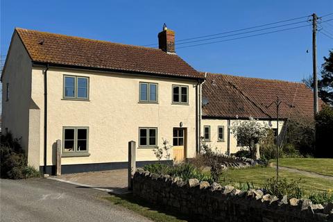 4 bed property, in Burton, £470,000
