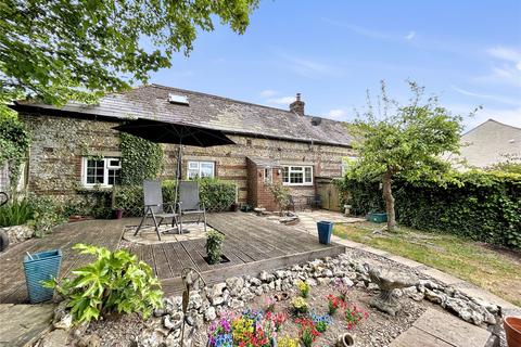 2 bed property, in Salisbury Road, £350,000