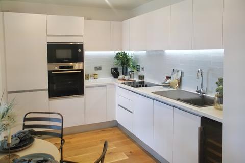 2 bed property, in Windmill Street, £315,000