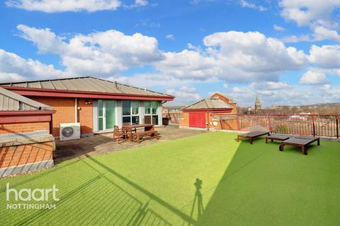 2 bed property, in Raleigh Street, £210,000