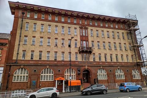 1 bed property, in West Bar, £50,000